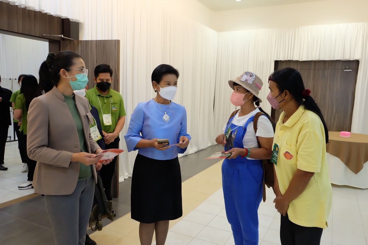 title - ผู้ตรวจราชการกรม เป็นประธานเปิดโครงการสัมมนาเชิงปฏิบัติการการกำหนดแนวทางการพัฒนาเกษตรกรสู่การเป็นผู้ประกอบการเกษตรในเขตปฏิรูปที่ดิน ณ โรงแรมไม้หอมวิลล่า อำเภอเมืองนครสวรรค์ จังหวัดนครสวรรค์